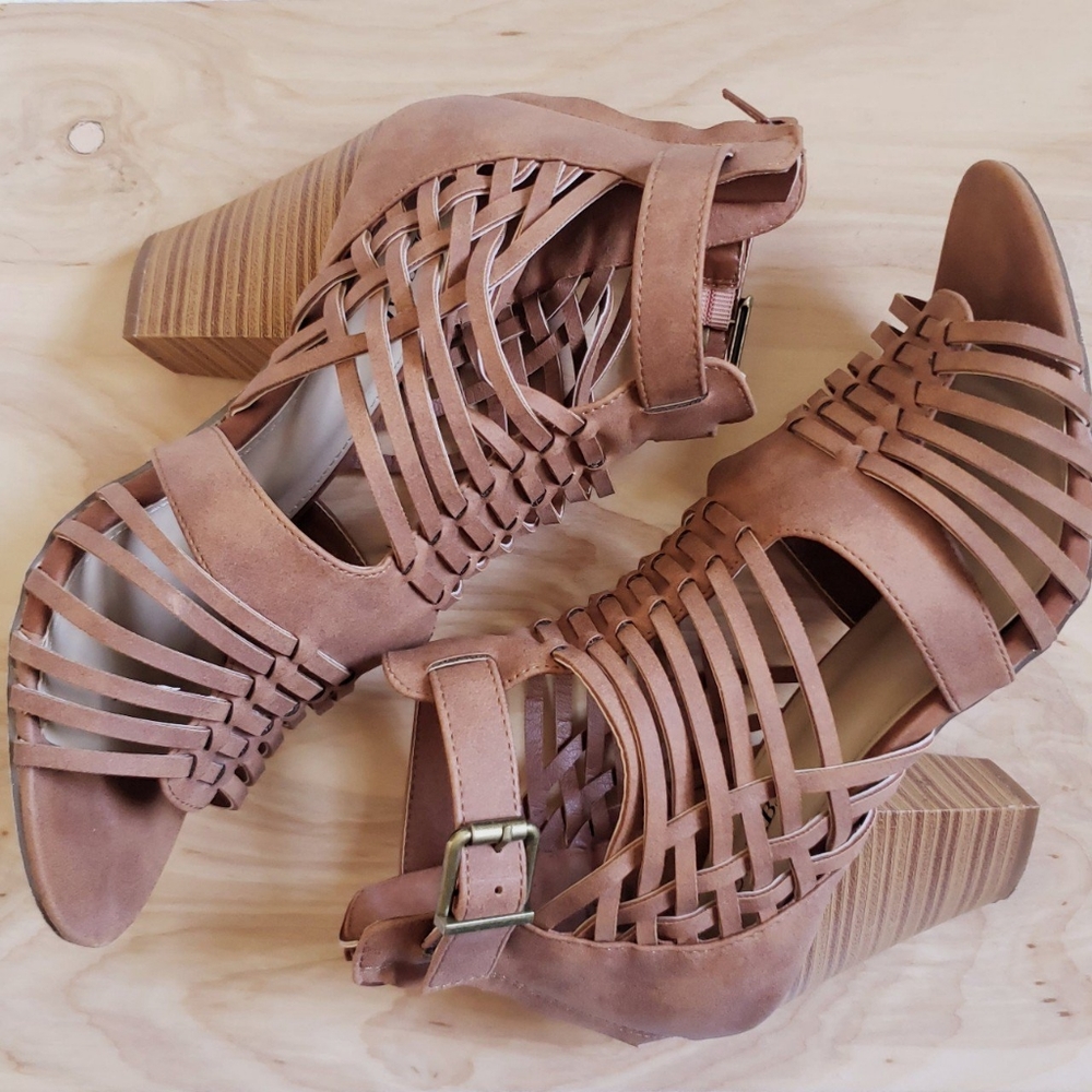 JUST FAB brown strappy sandals